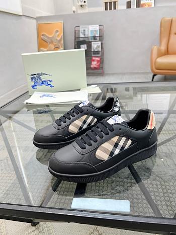 Burberry sneaker 2025090101