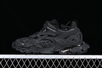 Balenciaga track 2 2025100901