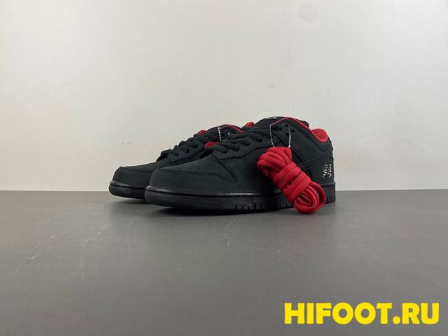 Supreme x Nike SB Dunk Low 2025102701 - 1