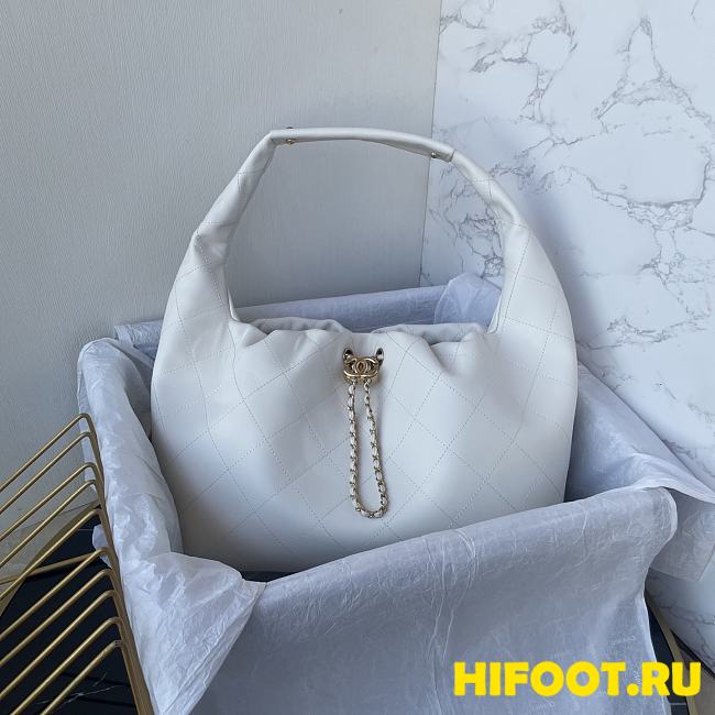 Chanel 26C Hobo Bag White Leather-35×12×45cm - 1