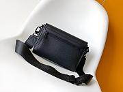 LV takeoff messenger PM 22*16.5*7CM - 2