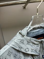 LV coat 2025110701 - 4