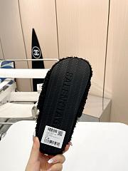 Balenciaga slide 2025112201 - 2