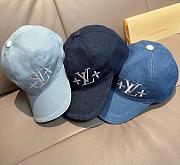 LV hat 2025120101 - 2