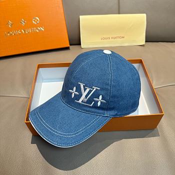LV hat 2025120101