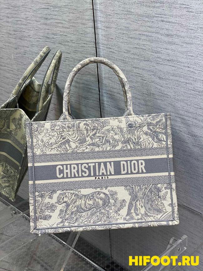 Dior Medium Dior Book Tote 36 x 27.5 x 16.5 cm - 1