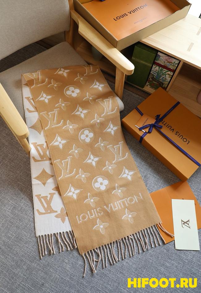 LV Scarf 2025120802 - 1