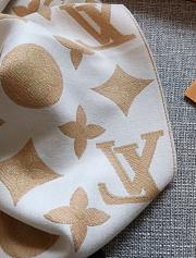 LV Scarf 2025120802 - 3
