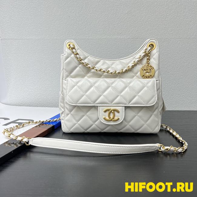 Chanel White Quilted Calfskin Hobo Bag 21.5*22.5*7CM - 1