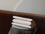 1V Coussin PM handbag M22398 26x20x12cm - 2