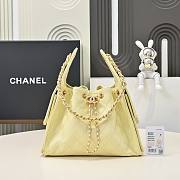 Chanel 25 Small Handbag Grained Calfskin & Gold-Tone Metal yellow hobo 30x26x14cm - 1