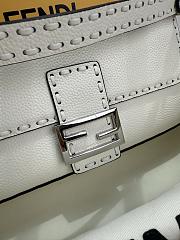 Fendi Baguette 26*6*13CM 2026012102 - 5