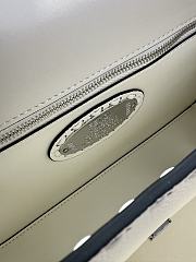 Fendi Baguette 26*6*13CM 2026012102 - 4