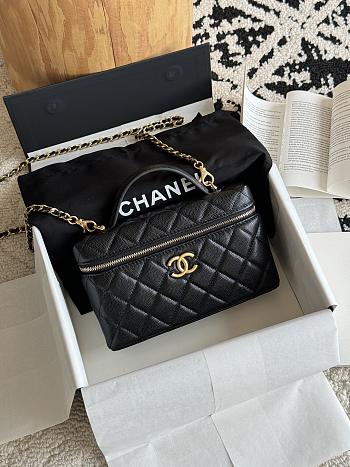Chanel Vanity Case 14x19x5cm 2026030501