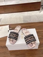 Dior slide 2023111301 - 3