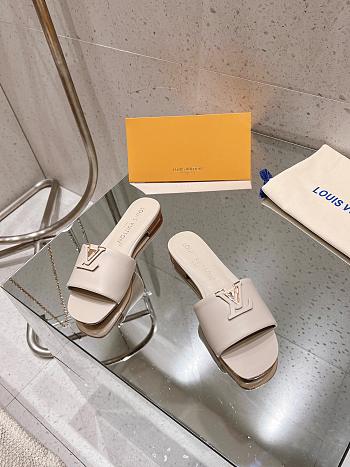 LV slipper 2026040702