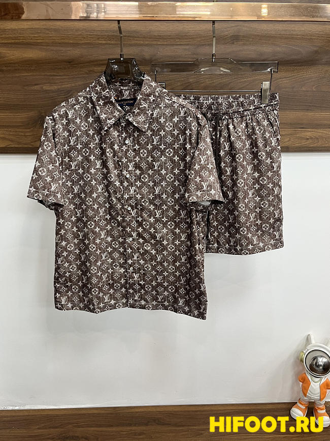 LV suits 2026051202 - 1