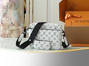 LV Trio Messenger bag 25CM  202651301 - 1