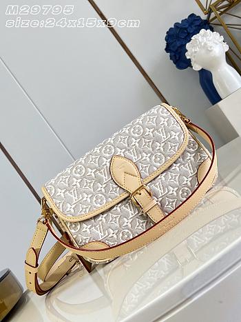LV Diane  Other Monogram Canvas 24*15*9CM