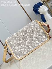 LV Diane  Other Monogram Canvas 24*15*9CM - 3