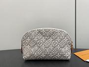 LV Pochette Cosmétique PM Other Monogram Canvas 19*12*6CM 02 - 1