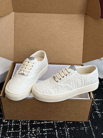 Dior sneaker 2026082702