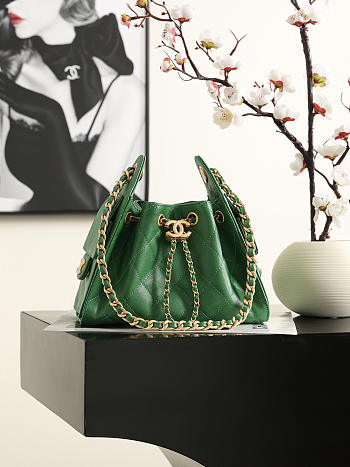 Chanel 25 mini Handbag Grained Calfskin & Gold-Tone Metal green 22cm