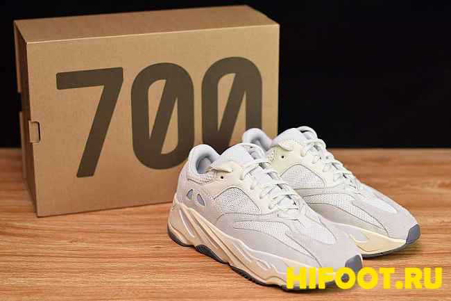 Yeezy Boost 700 Analog  EG7596 - 1