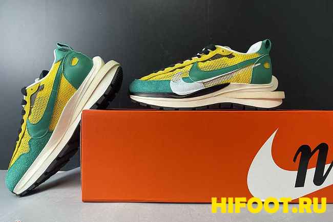 Sacai x Nike Pegasua Vaporfly Yellow Green HUO CI9928 300 - 1