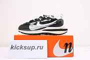 Nike Vaporwaffle sacai Black White  CV1363-001 - 3