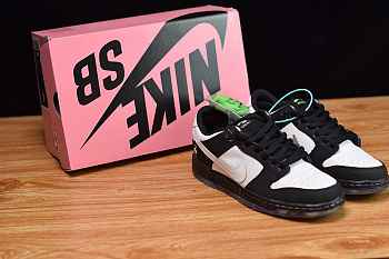 Nike SB Dunk Low Staple Panda Pigeon BV1310013