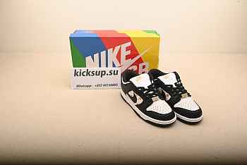 Supreme x Nike SB Dunk Low DH3228-102