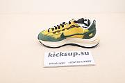 Nike Vaporwaffle sacai Tour Yellow Stadium Green CV1363-700 - 3